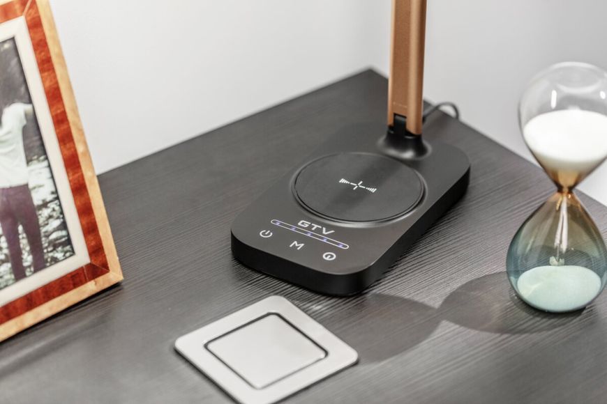 Блок розеток GTV врізний-висувний квадратний TOWER, 1xSCHUKO, 1xUSB, 1xTYPE-C, кабель 1,5м, білий EOL AE-GMW1STOW-10 фото